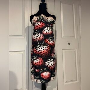 New in Box Set of 2 Strawberry Graphic Aprons, Tie, Adjustable
